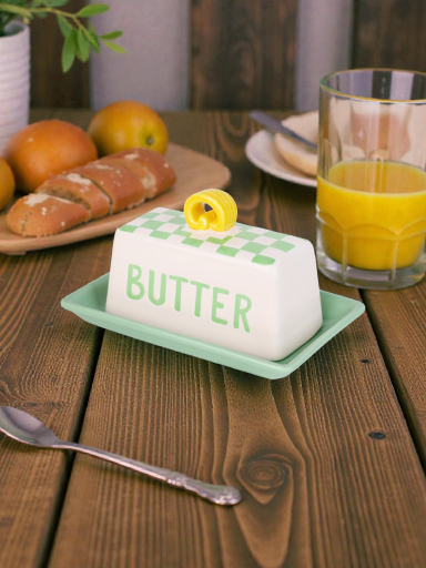 RETRO STYLE BUTTER DISH