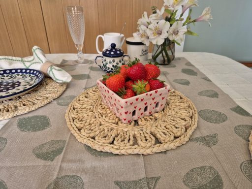 CERAMIC BERRY BASKET